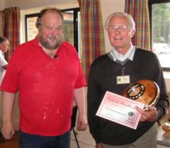 The monthly winner Frank Hayward received his certificate from Guy Ravine